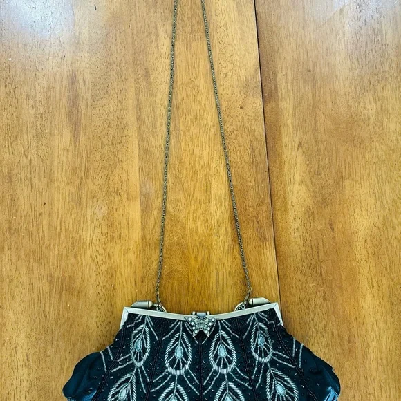 Vintage Black Beaded Handbag w Butterfly Clasp and Chain Strap by Melissa Design - Picture 12 of 14